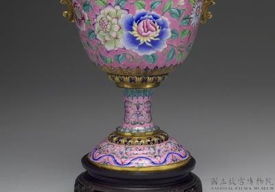 图片[2]-Painted enamel covered stem cup with floral decor, Qing dynasty, Qianlong reign (1736-1795)-China Archive